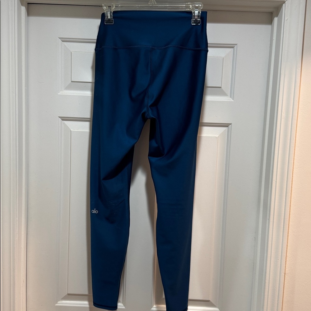 Alo Yoga High-Waist Airlift Legging - Picture 7 of 9
